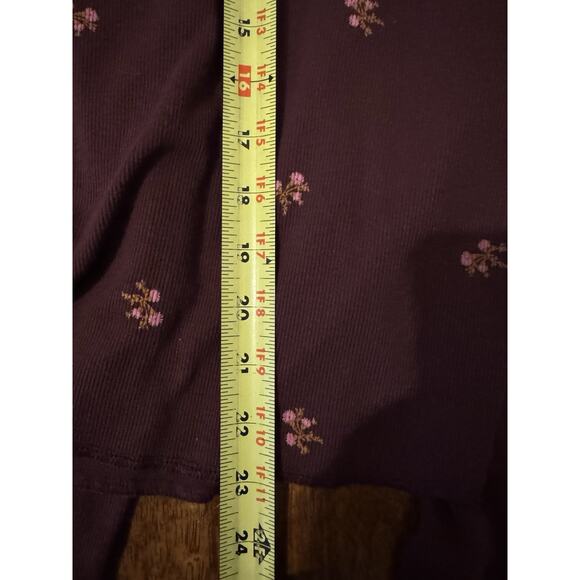 Old Navy Rib Knit Fitted Maroon Ditsy Floral Long Sleeve Top Tee Cottagecore XL - Picture 4 of 8